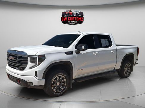 Used 2024 GMC Sierra 1500 AT4 w/ Technology Package AWD/4WD image 3