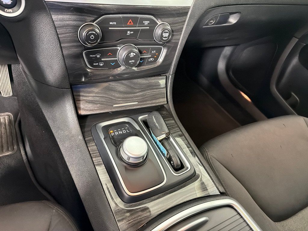 Used 2019 Chrysler 300 Touring w/ Sport Appearance Package RWD image 17