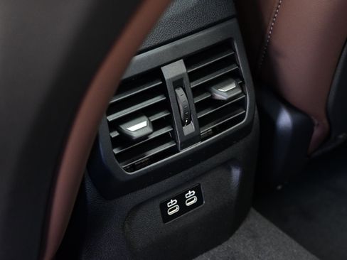 Used 2025 BMW M235i xDrive w/ Premium Package image 27