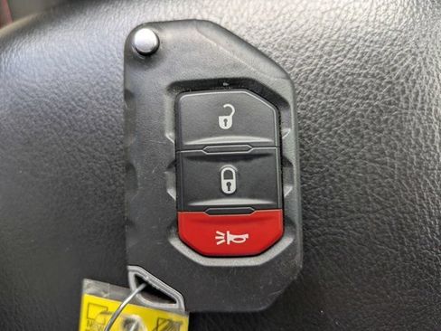Used 2023 Jeep Gladiator Rubicon w/ Trailer Tow Package AWD/4WD image 31