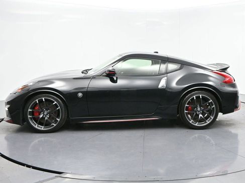 Used 2017 Nissan 370Z NISMO image 4
