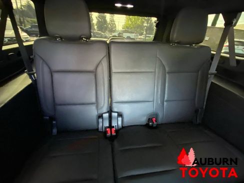 Used 2023 Chevrolet Suburban Z71 w/ Luxury Package AWD/4WD image 24