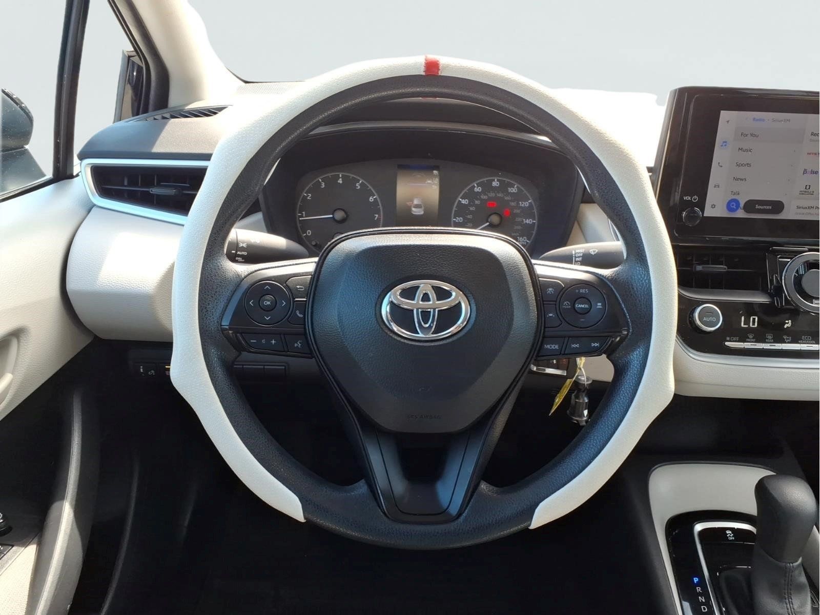 Used 2024 Toyota Corolla LE FWD image 9