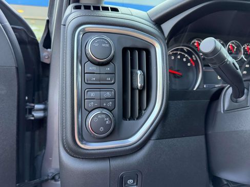 Used 2020 Chevrolet Silverado 1500 RST AWD/4WD image 19