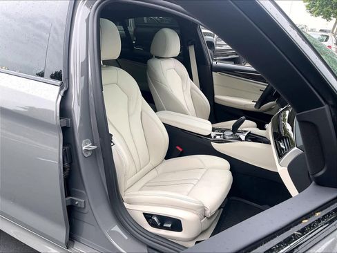Used 2022 BMW 540i w/ M Sport Package RWD image 9