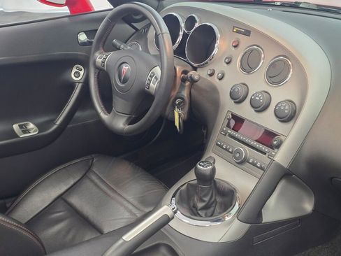 Used 2009 Pontiac Solstice GXP w/ Club Sport Package image 15