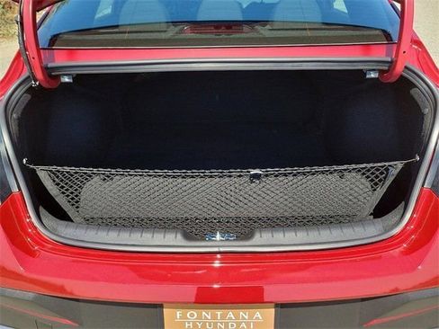 New 2025 Hyundai Elantra SEL image 17