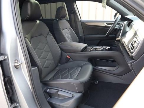 New 2026 Volkswagen Atlas Cross Sport SE image 27