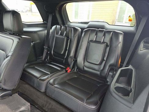 Used 2018 Ford Explorer Limited w/ Equipment Group 301A image 8