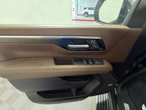 New 2026 Chevrolet Suburban High Country w/ LPO, Get Active Package AWD/4WD image 15
