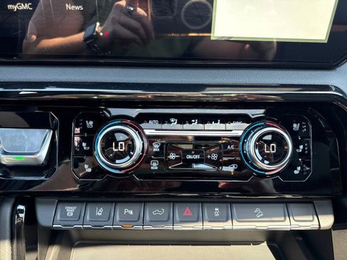 New 2026 GMC Sierra 2500 AT4 image 30