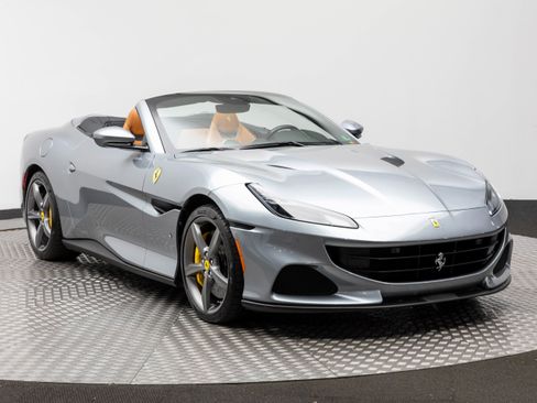 Certified 2022 Ferrari Portofino M image 11