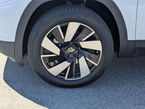 New 2025 Volkswagen Atlas Cross Sport SE image 10