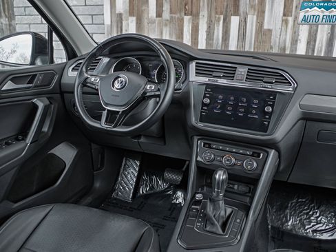 Used 2019 Volkswagen Tiguan SE FWD image 16