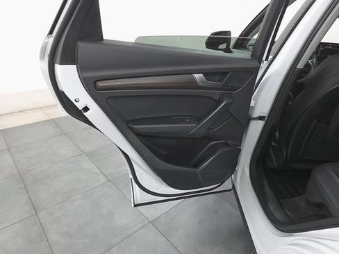 Used 2024 Audi Q5 2.0T Premium w/ Convenience Package image 22