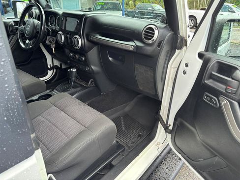 Used 2011 Jeep Wrangler Rubicon w/ Dual Top Group AWD/4WD image 10