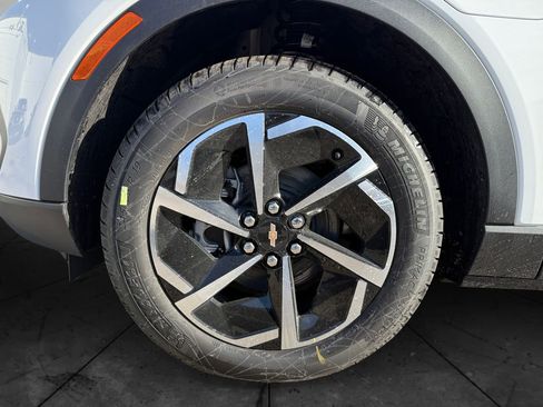 New 2026 Chevrolet Equinox EV LT image 14