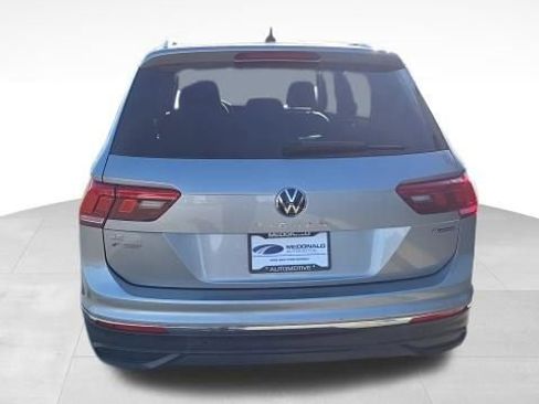 Used 2024 Volkswagen Tiguan SE AWD/4WD image 4