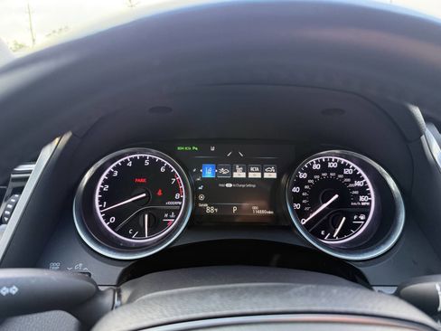 Used 2018 Toyota Camry XLE FWD image 30