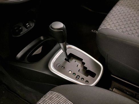 Used 2016 Toyota Yaris LE image 16