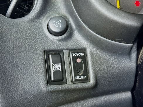 Used 2005 Toyota Celica GT FWD image 10