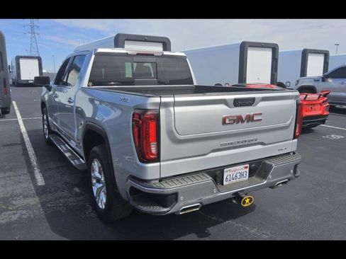 Used 2021 GMC Sierra 1500 SLT w/ SLT Premium Plus Package AWD/4WD image 6