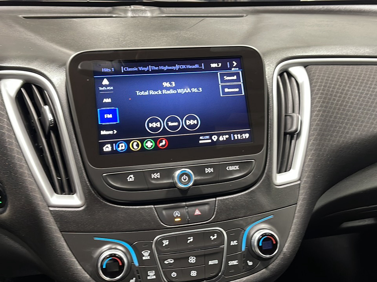 Used 2024 Chevrolet Malibu LT FWD image 8