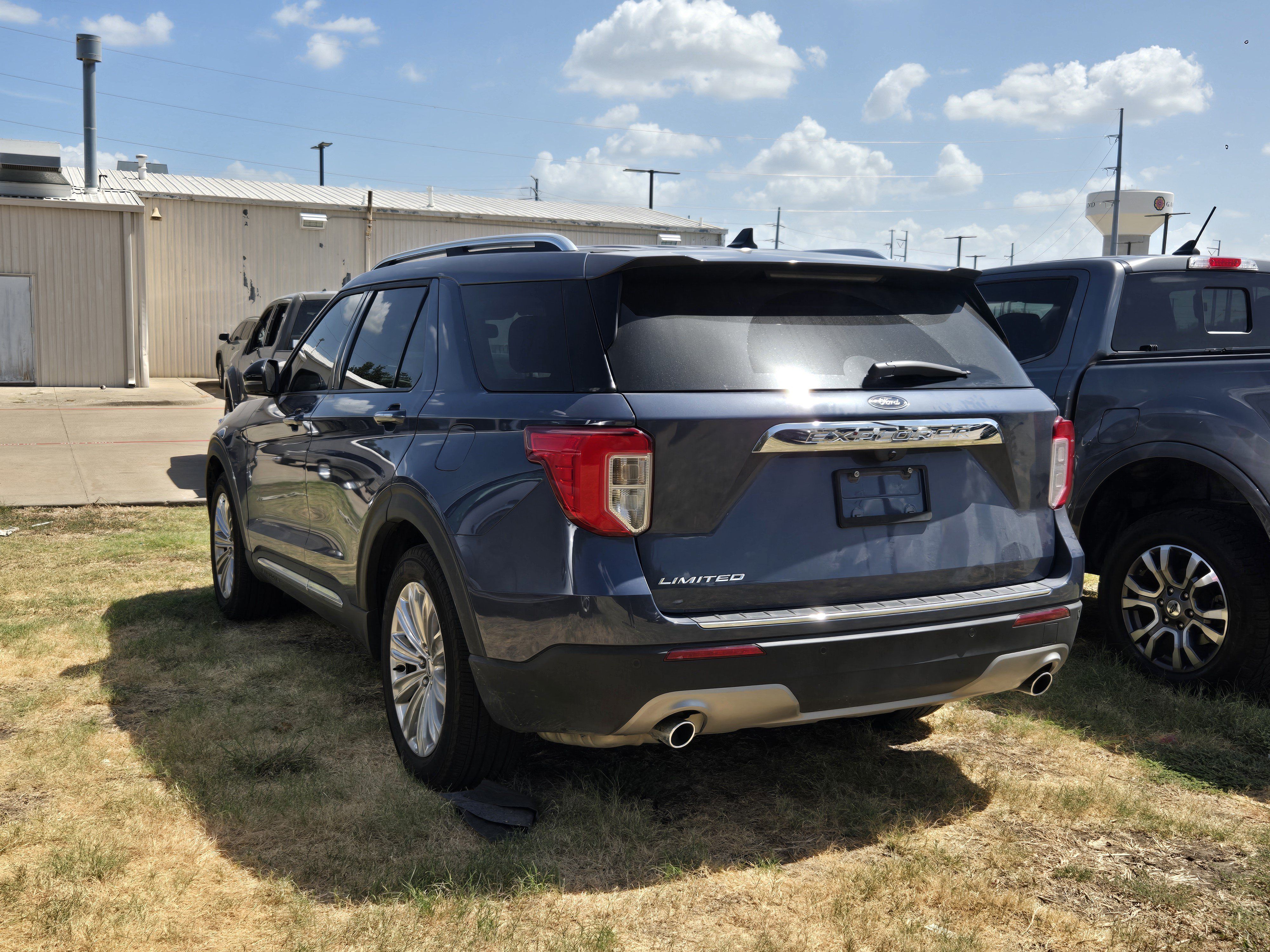 Used 2021 Ford Explorer Limited w/ Equipment Group 301A RWD image 4