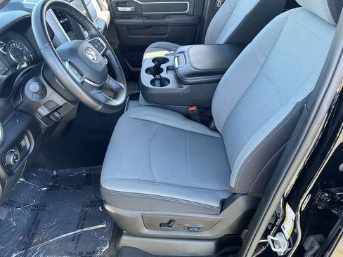 Used 2024 RAM 2500 Big Horn w/ Bed Utility Group image 21