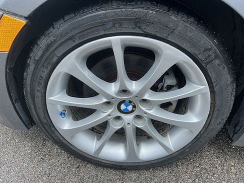 Used 2007 BMW Z4 3.0i image 9