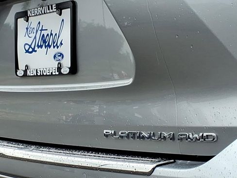 Used 2021 Toyota Highlander Platinum image 10