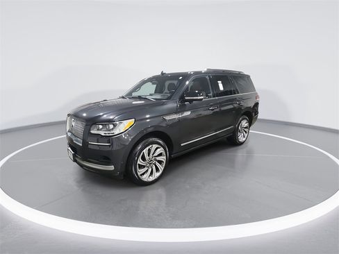 Used 2024 Lincoln Navigator Reserve w/ Equipment Group 201A image 4