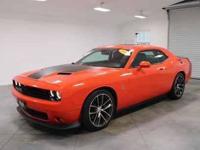 Used 2016 Dodge Challenger R/T Scat Pack w/ Leather Interior Group