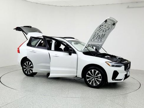 Certified 2025 Volvo XC60 B5 Plus image 10