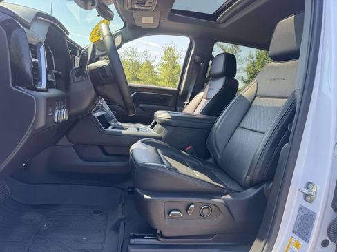 Used 2024 GMC Sierra 2500 Denali w/ Denali Reserve Package AWD/4WD image 19