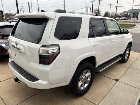 Used 2019 Toyota 4Runner SR5 Premium image 4