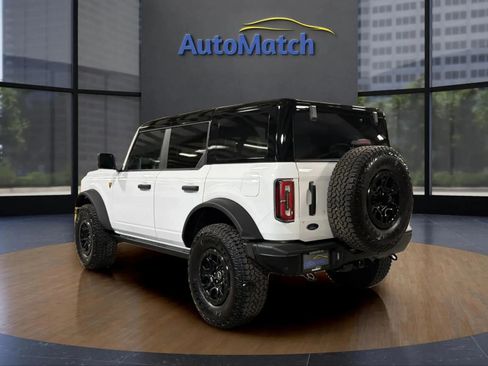 Used 2025 Ford Bronco Badlands image 9