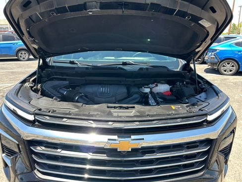 Used 2024 Chevrolet Traverse LT FWD image 21