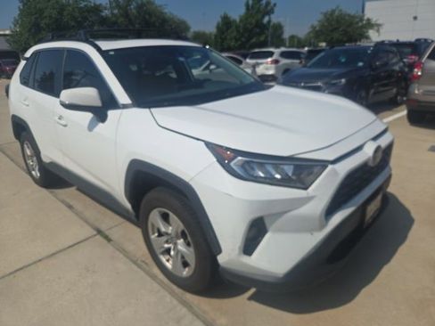 Used 2020 Toyota RAV4 XLE w/ Convenience Package FWD image 1