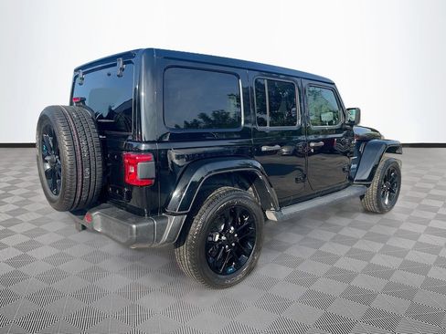 Used 2022 Jeep Wrangler Unlimited Sahara w/ Cold Weather Group AWD/4WD image 6