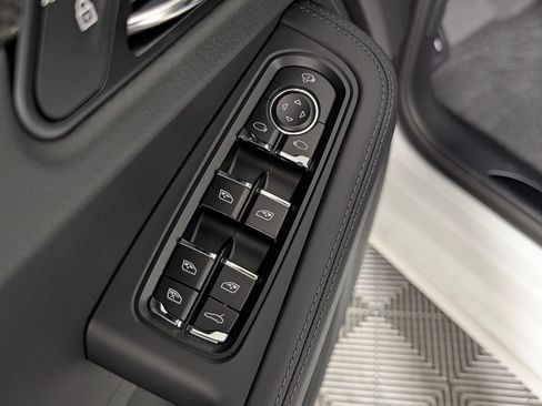 New 2026 Porsche Macan GTS AWD/4WD image 27