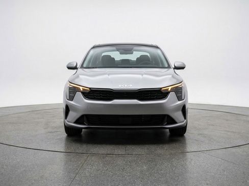 Used 2025 Kia K4 LXS image 2