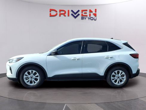 Used 2023 Ford Escape Active FWD image 2