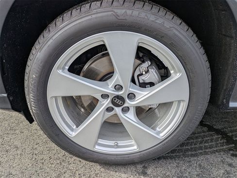 New 2025 Audi Q5 2.0T Premium Plus image 9