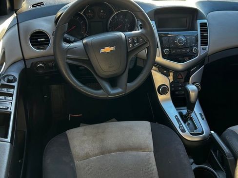 Used 2015 Chevrolet Cruze LS image 5