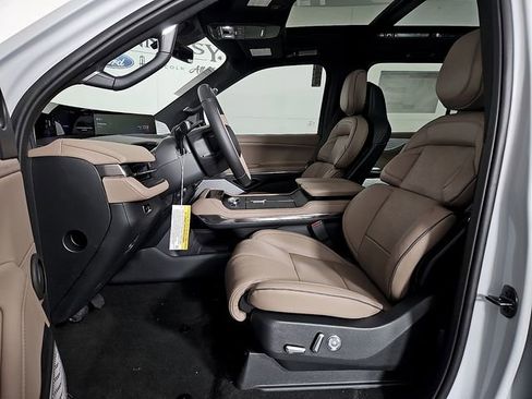 New 2026 Lincoln Navigator L Black Label AWD/4WD image 12