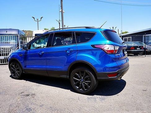 Used 2018 Ford Escape SE w/ SE Sport Appearance Package FWD image 8