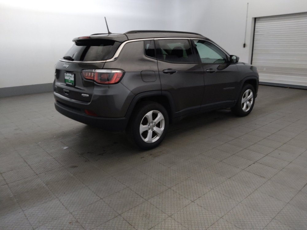 Used 2018 Jeep Compass Latitude w/ Cold Weather Group AWD/4WD image 10