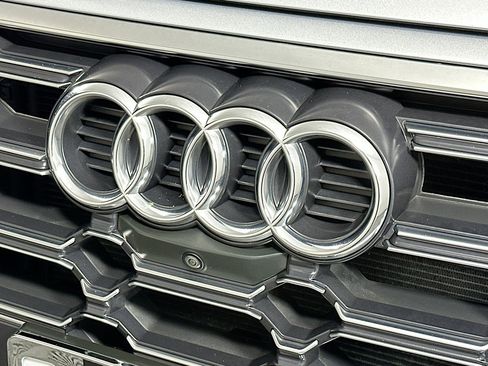 Used 2023 Audi SQ5 Prestige w/ Prestige Package AWD/4WD image 15