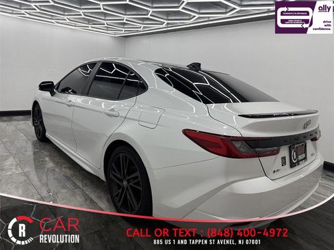 Used 2025 Toyota Camry XSE FWD image 4